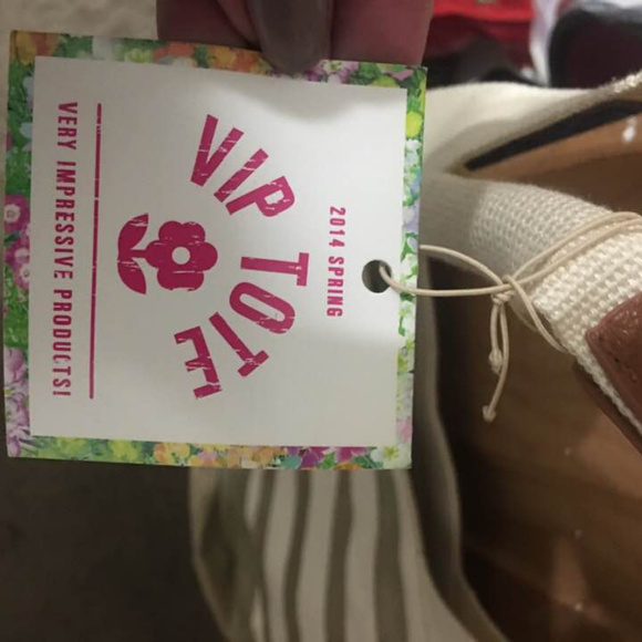 Bath and Body Works VIP Tote - Picture 3 of 7